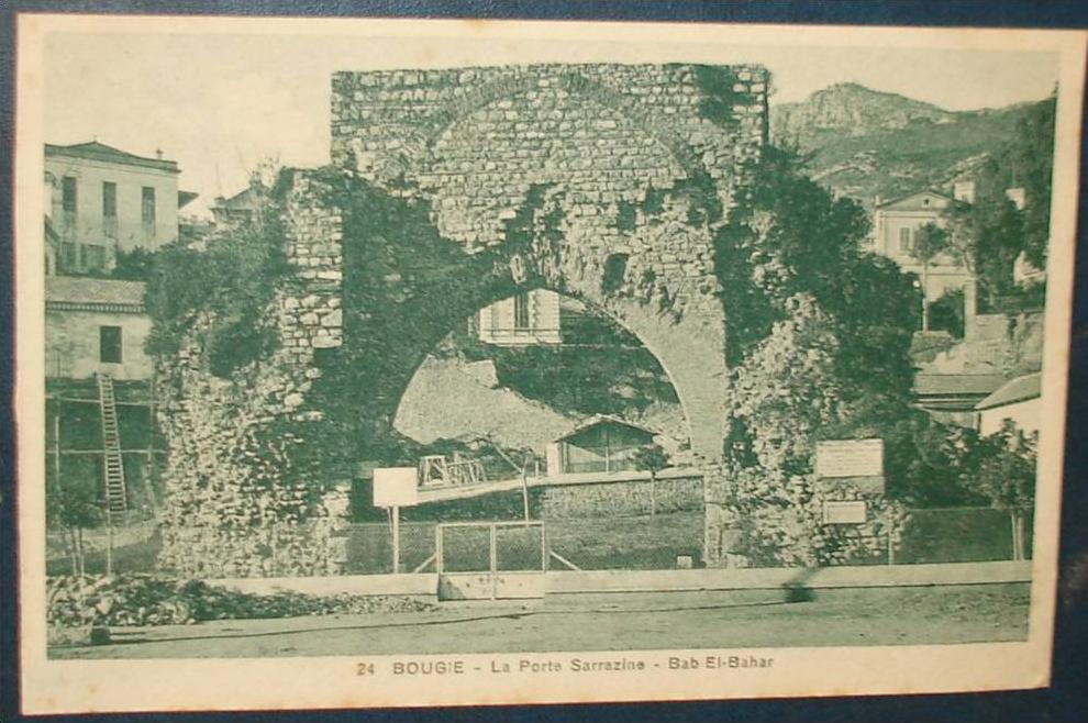 BOUGIE.La Porte Sarrazine.Bab el Bahar.Cpa (carnet),voyagé,be