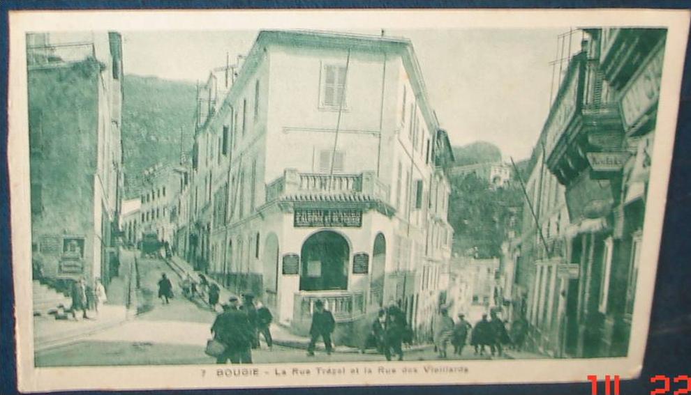 BOUGIE.Rue Trézel et Rue des Vieillards.Cpa (carnet),voyagé,be,animée