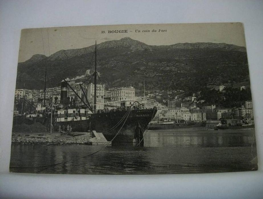 ALGERIE - BOUGIE - UN COIN DU PORT - BATEAU (EDITION A. CARAVANO N° 89)