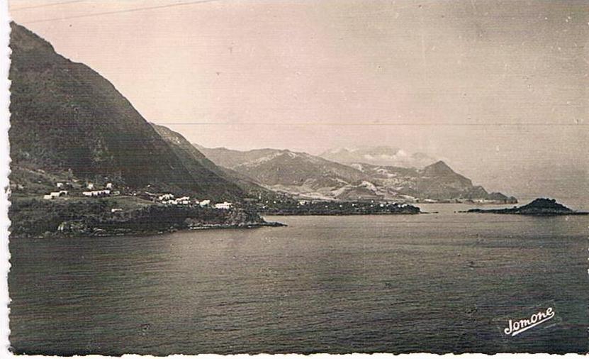 ALGERIE  la corniche de BOUGIE à DJIDJELLI  la baie de   MANSOURIAH