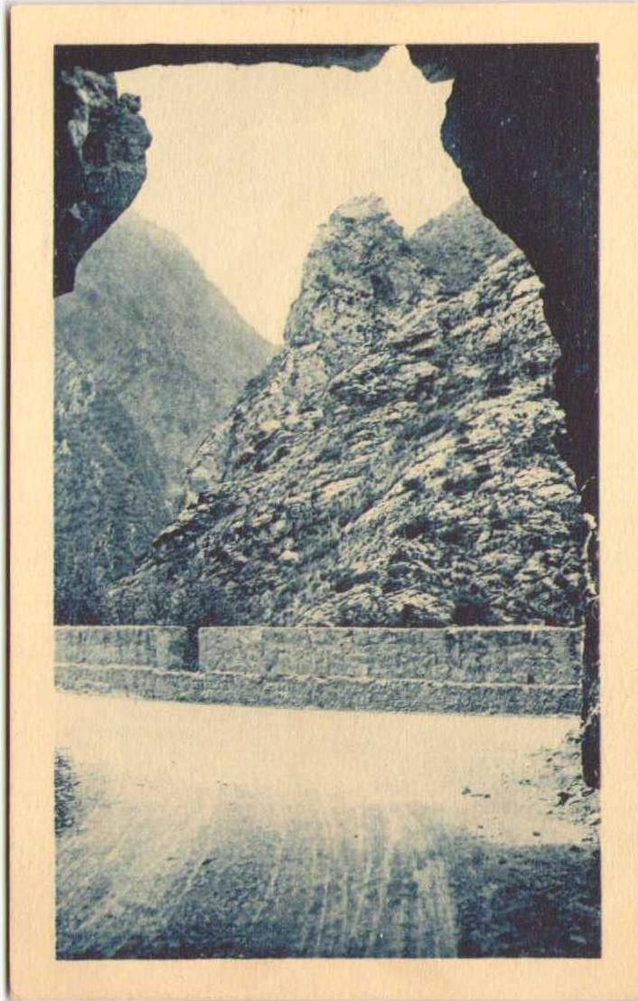 ALGERIE - Environs de BOUGIE - Gorges du Chabet (Sous le Tunnel)