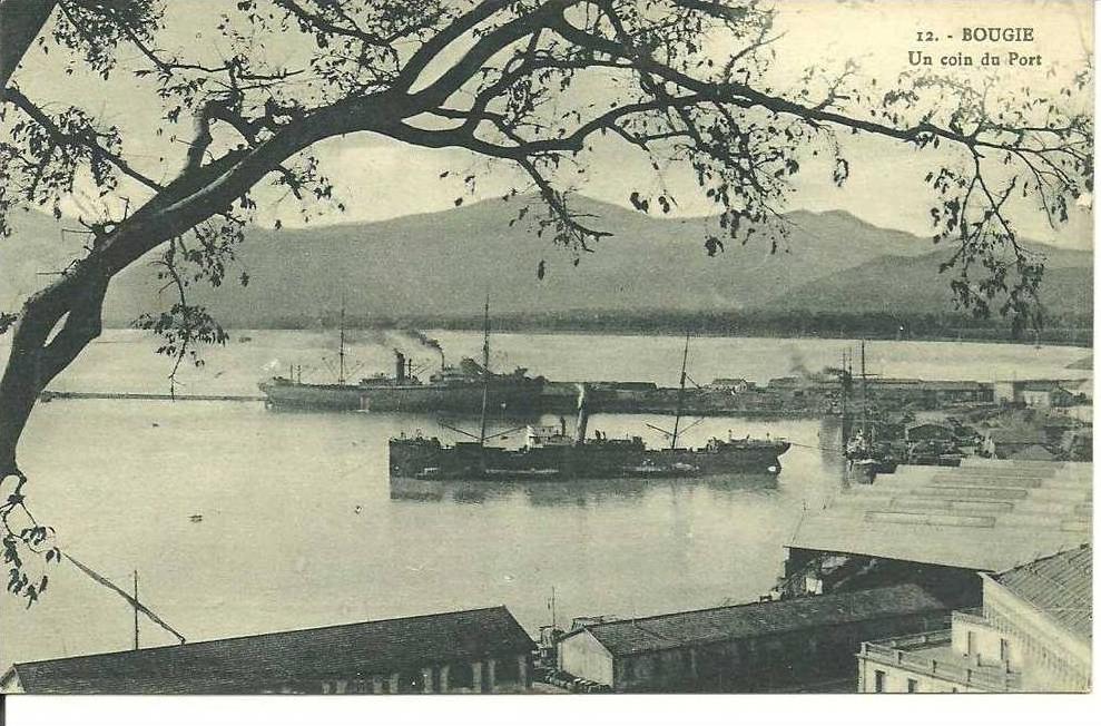BOUGIE    un coin du port