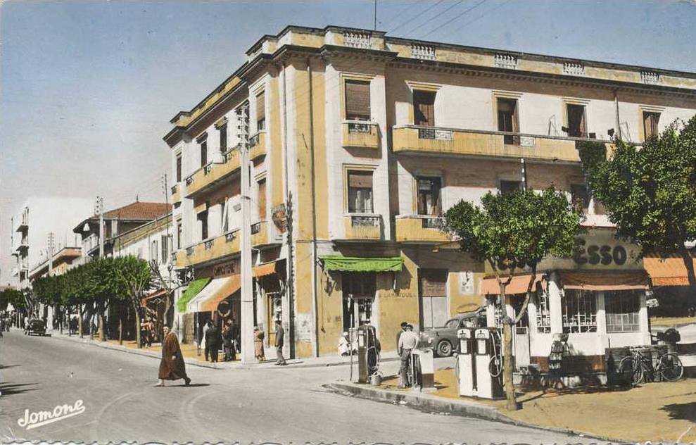 TIZI-OUZOU,TIZI-WEZZU,TIZ I  UZEZZU,2ème ville  kabylie après béjaia,av ferdinand ajillaud,esso,pompe à essence,pharmaci