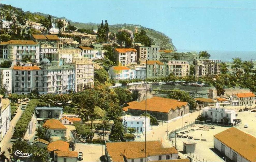 Algérie            BEJAIA       un coin de la ville vu du port