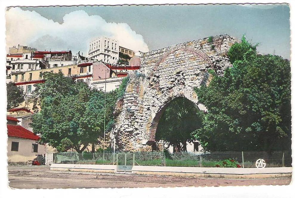 BOUGIE, Algérie La Porte Sarrasine ; années 50; TB