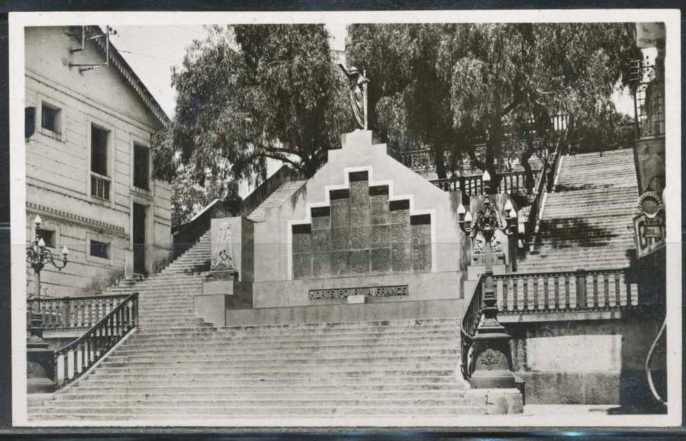 CPA - Bougie (Boucie - Bejaïa) - Le Monument aux Morts