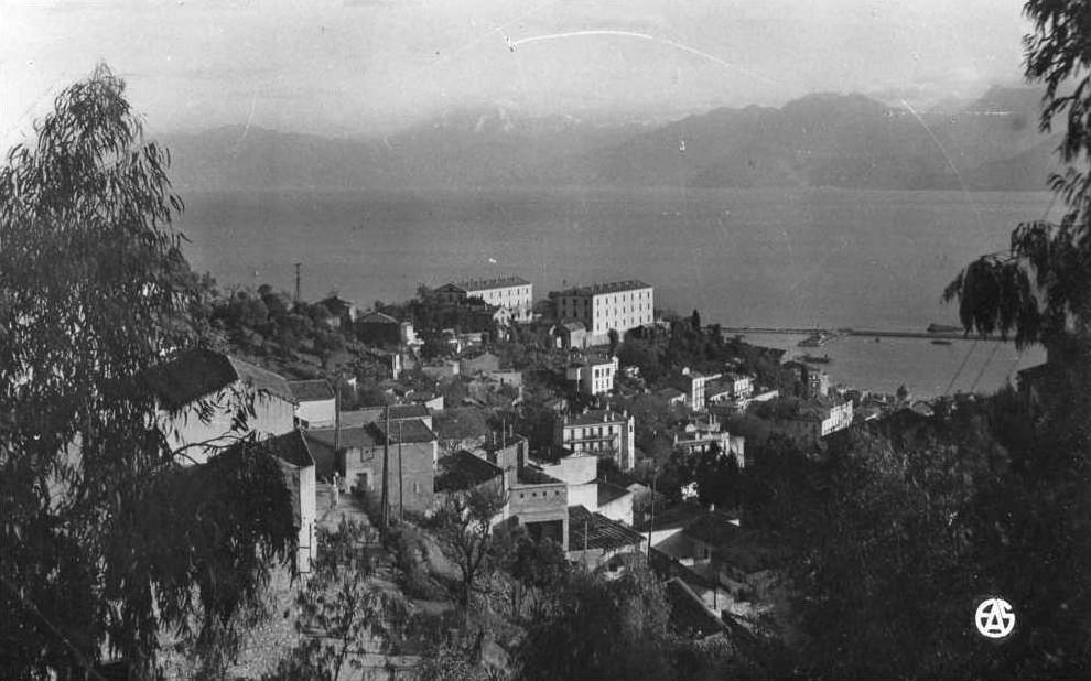 BOUGIE UNE VUE SUR LE GOLF BON ETAT