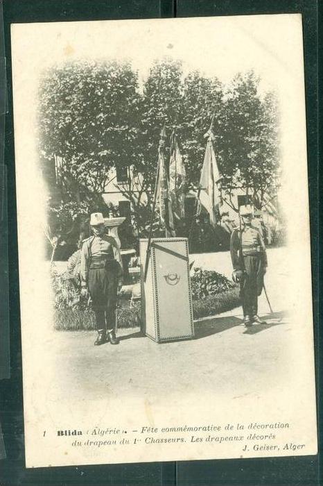 Blida ( algérie ) fête commémorative de la décoration du drapeau du 1er chasseurs - les drapeaux décorés   bcl42