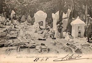 ALGERIE - BLIDA - cérémonie religieuse au cimetière arabe
