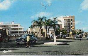 CP -  PHOTO - BLIDA LES ROSES - AVENUE ARMAND LE GOFF - LA POSTE ET L'HOTEL DES FINANCES - 138 - JOMONE