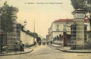 CPA ALGERIE / Blida, la rue Bizot / RARE CARTE TOILÉE