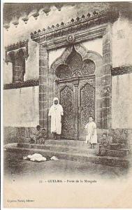 27-Guelma-Algerie Francaise-Porte de la Mosquée-Animé-v.1908 x Paris-Timbre 5c. France.