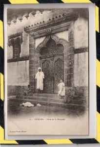 GUELMA . - . PORTE DE LA MOSQUEE. CARTE ANIMEE. CYPRIEN NATAF EDITEUR. CARTE COMME NEUVE