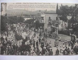 Guelma Edit Nataf 30 Hotel des Postes et Rue Carnot Jour de fete avec element indigene (texte)