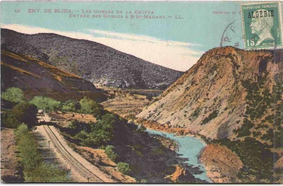 Env. de Blida - Les Gorges de la Chiffa - Entree des Gorges a Sidi-Madani