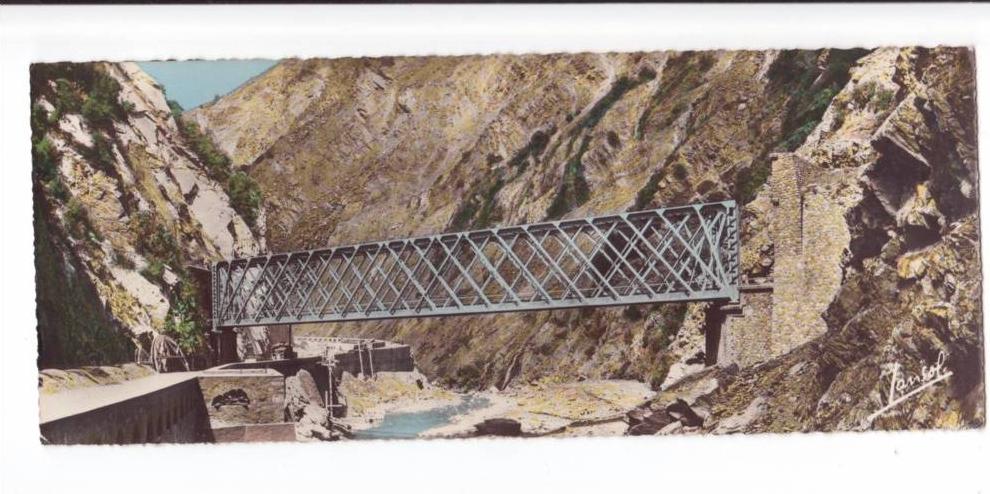 CP n° 28 - BLIDA - La Vallée de la Chiffa - Le Pont de chemin de Fer