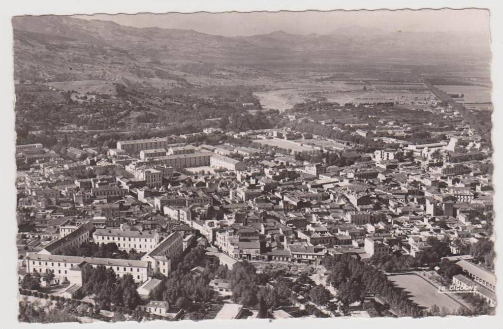 CPSM photo - Algérie - BLIDA et les coteaux de l'Atlas Blidéen, vue d'avion