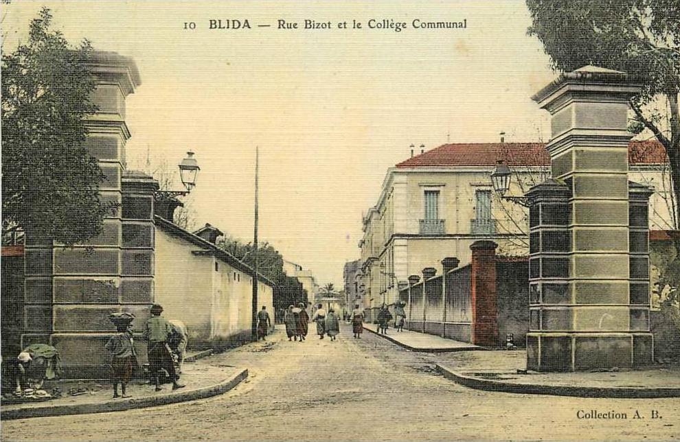 CPA ALGERIE / Blida, la rue Bizot / RARE CARTE TOILÉE