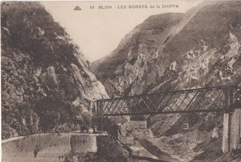 ALGERIE BLIDA LES GORGES DE LA CHIFFA