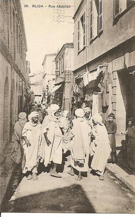 BLIDA - Rue Abdallah - tres animée