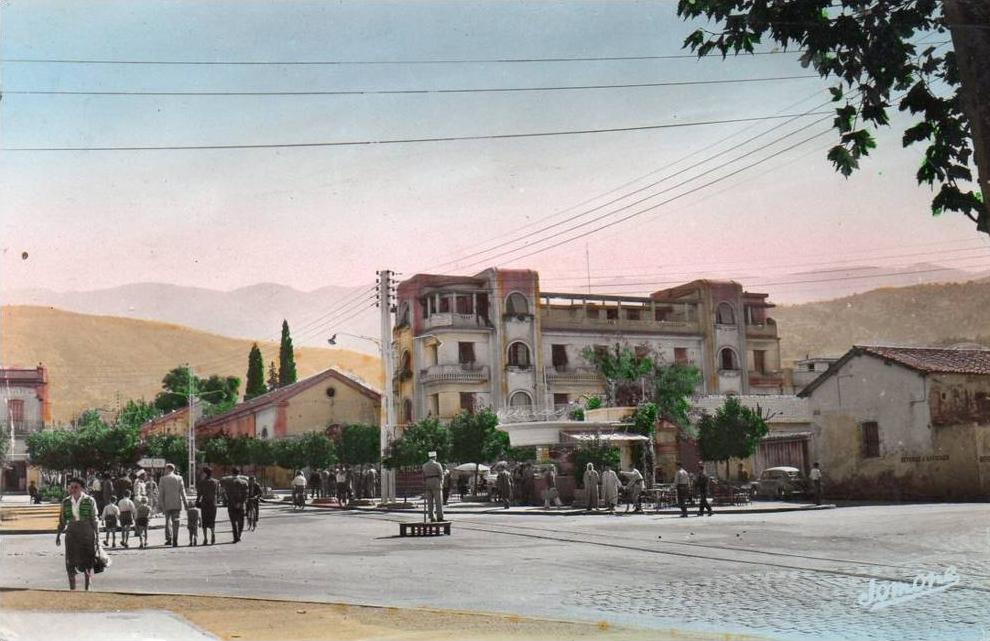 CARTE POSTALE. ALGERIE. BLIDA. PLACE DE VERDUN.