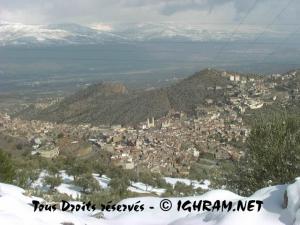 Vue d'ensemble sur le village d'Ighil Ali, Béjaia