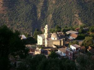 Vue sur la mosquée de Tighilt Makhlouf, Ighram