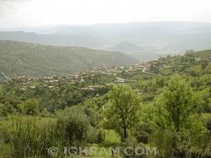 Vue d'ensemble sur Thazagharth, Azzefoun
