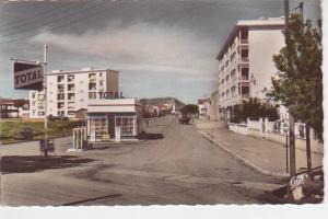 ALG.051/ GUELMA - Boulevard Leclerc - Station essence Total (cpsm N°1551 éd. Rayber)