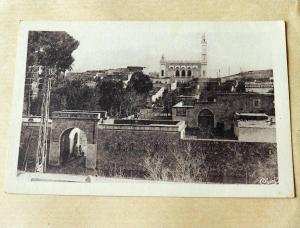 Carte postale Ancienne  LAGHOUAT  Porte d' Alger et Mosquée