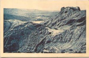 ALGERIE - LAGHOUAT - Rocher de Sel avec lointain et Lac