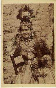 ALGERIE  -  LAGHOUAT  - Une OULED NAIL  -  (Parée des ses plus beaux Bijoux, Voile, Ceinture,....)