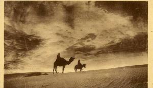AFRIQUE- ALGERIE -  LES AVANT COUREURS DE L' ORAGE AU DESERT A LAGHOUAT