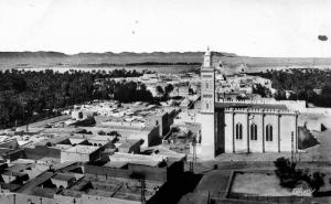 LAGHOUAT....VUE GENERALE ET LA MOSQUEE....C PSM   PETIT FORMAT