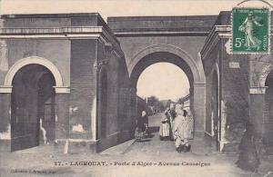 ALGERIE.LAGHOUAT.PORTE D ALGER AVENUE CASSAIGNE...petit pli coin bas droit