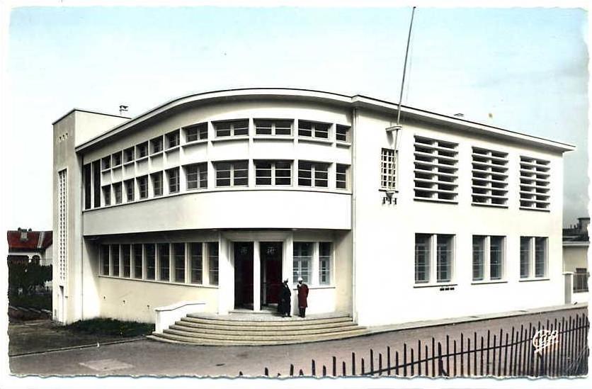 ALGERIE  GUELMA . La Nouvelle Poste . 90x140 dentelée glaçée . écrite 1960 non timbrée