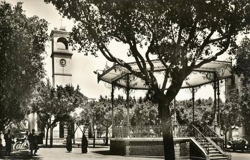 ALGERIE - GUELMA - La Place Saint Augustin - KIOSQUE
