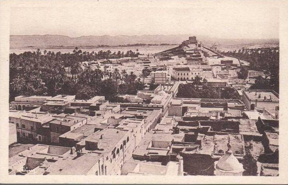 - ALGERIE - CPA vierge LAGHOUAT - Vue générale et le Ford Morand - Editions CIM -