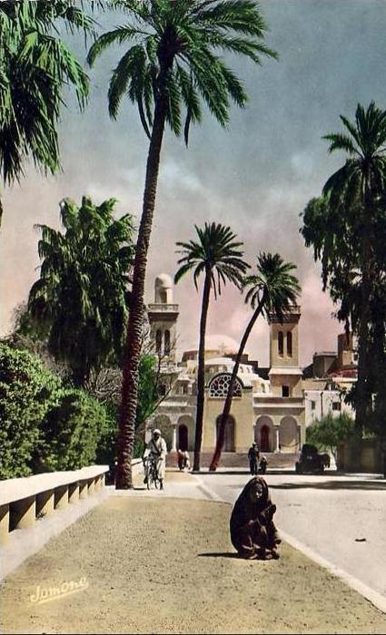 ALGERIE  LAGHOUAT  L'Eglise de Laghouat  ..... ( Ref FA1091 )