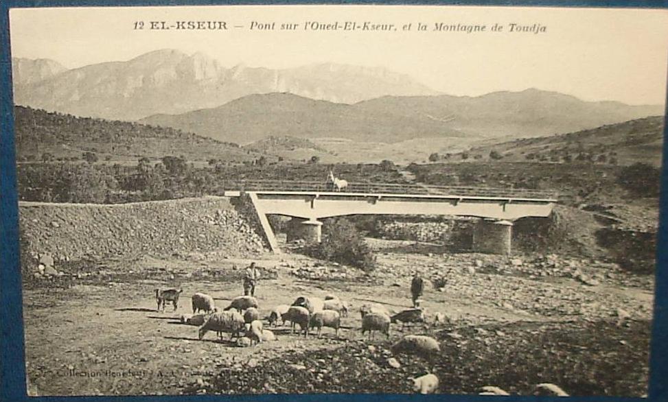 EL-KSEUR.Pont sur l'Oued El Kseur,Montagne de Toudja.Cpa,voyagé,be,anim ée