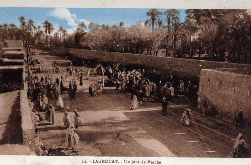 ALGERIE / ALGERIEN  Laghouat   Un jour de Marche