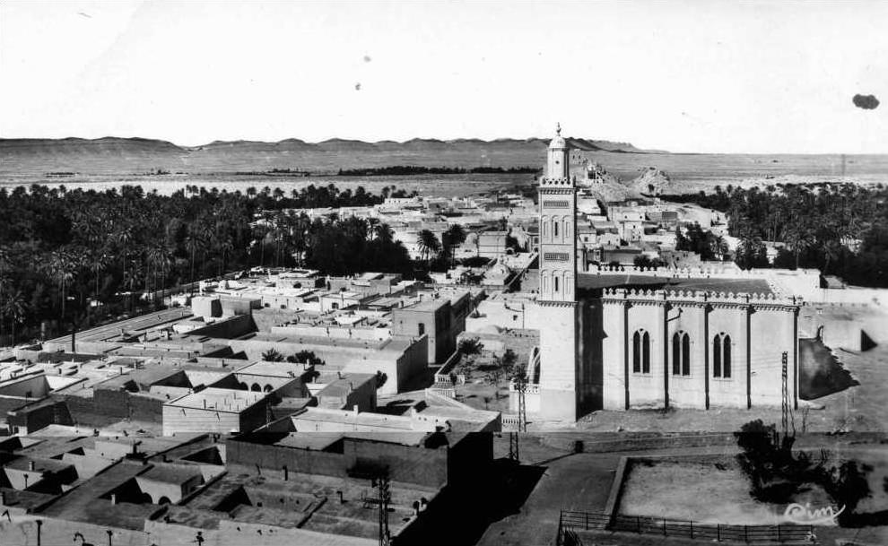 LAGHOUAT....VUE GENERALE ET LA MOSQUEE....C PSM   PETIT FORMAT