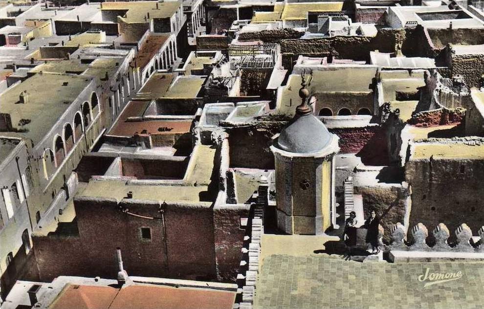 ALGERIE LAGHOUAT - Les Oasis Vue générale avec deux femmes