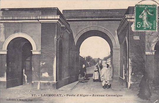 ALGERIE.LAGHOUAT.PORTE D ALGER AVENUE CASSAIGNE...petit pli coin bas droit
