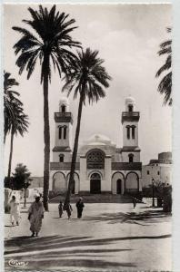 ALGERIE LAGHOUAT  Eglise .  écrite 1961 non timbrée . 9x14 dentelée glaçée