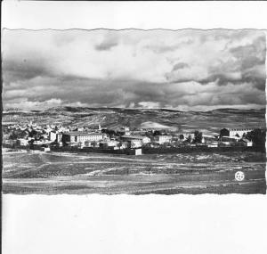 CPSM dentelée en 9x14 de AUMALE (Sud Algérie)  -  Vue Générale //  TBE -  Cachet militaire