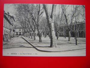 CPA ALGERIE  MEDEA   LA PLACE D´ARMES   NON VOYAGEE  CARTE EN TRES BON ETAT