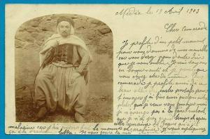 Intéressante CPA carte photo Algérie Médéa 1903 °°° Personnage et scène à décrypter...
