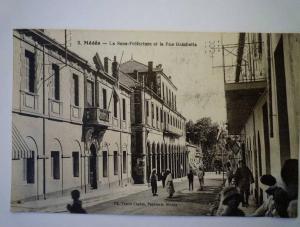 MEDEA  (Algérie)    La Sous-Préfecture et la Rue Gambetta  -  Carte animée