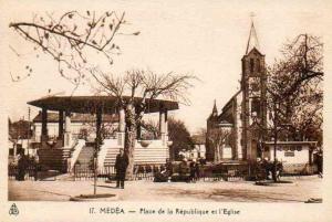AFRIQUE. ALGERIE. MEDEA. Vue sur Le Kiosque, La Place de La République et L´Eglise.